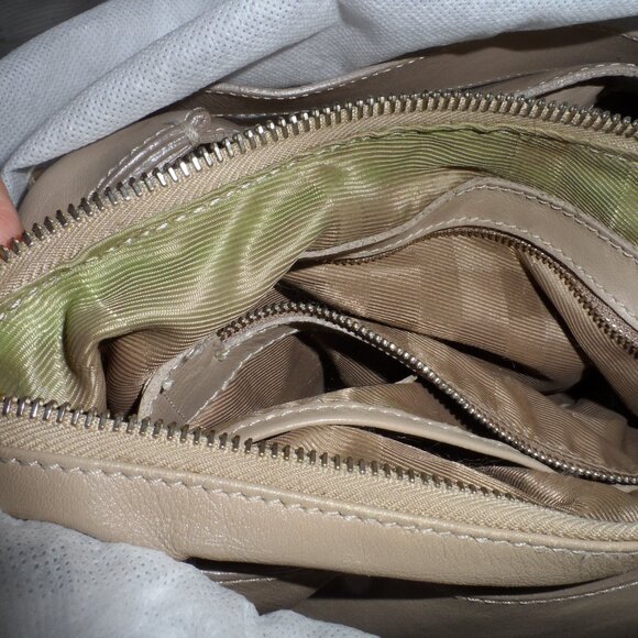 Burberry Beige Quilted Leather Shoulder Bag - Picture 16 of 16